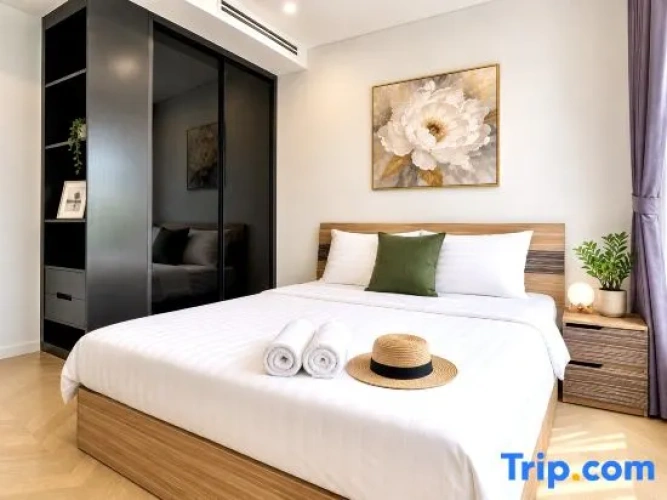 1 Bedroom Apartment with pool view