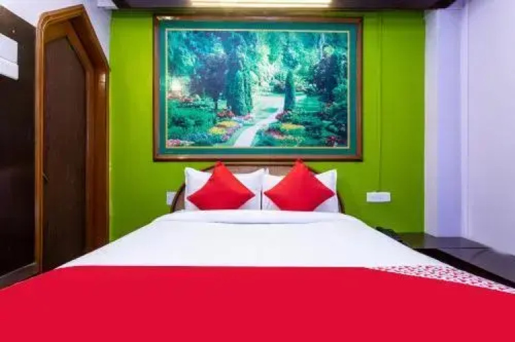 Shree Malak Hotel by OYO Rooms