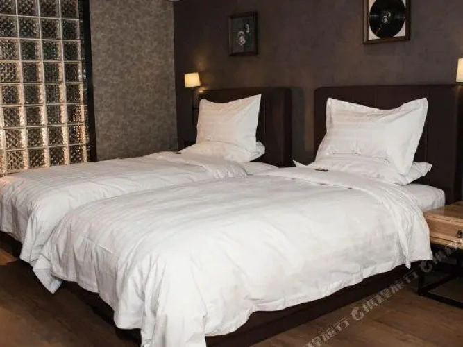 Classic Twin room