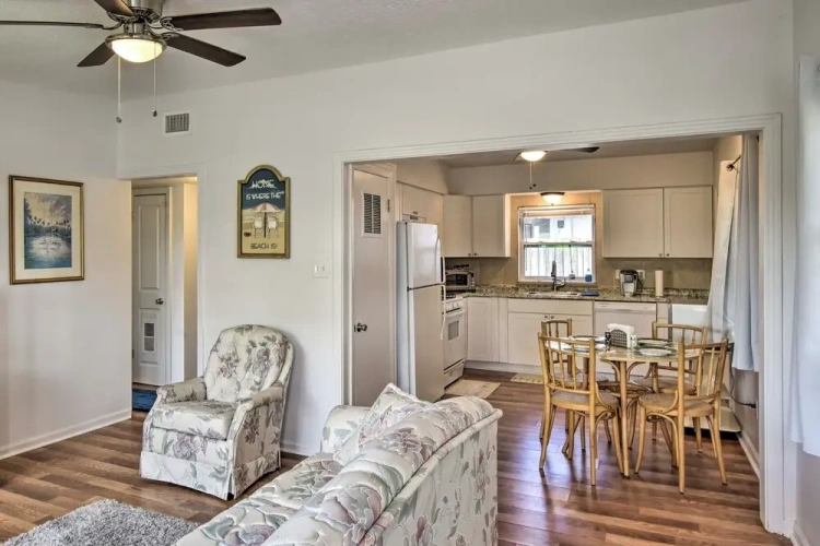 2 Bedrooms Apartment