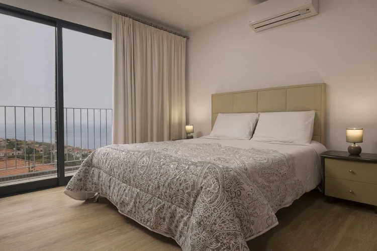 5 Bedrooms Villa with sea view