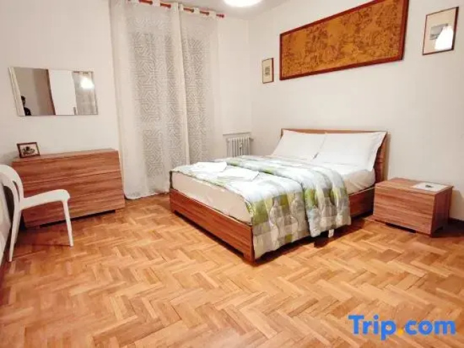 Tarak Palace Inn