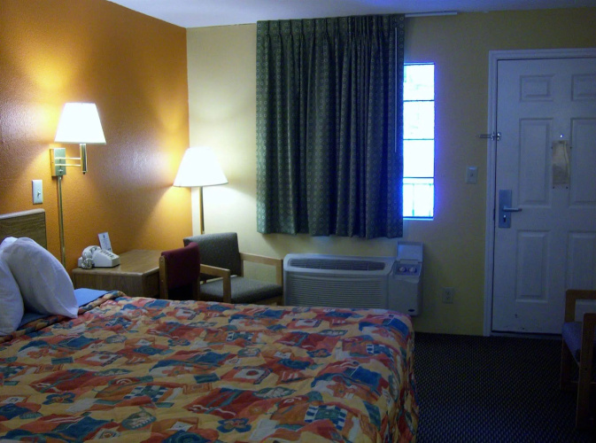 Lakeside Inn