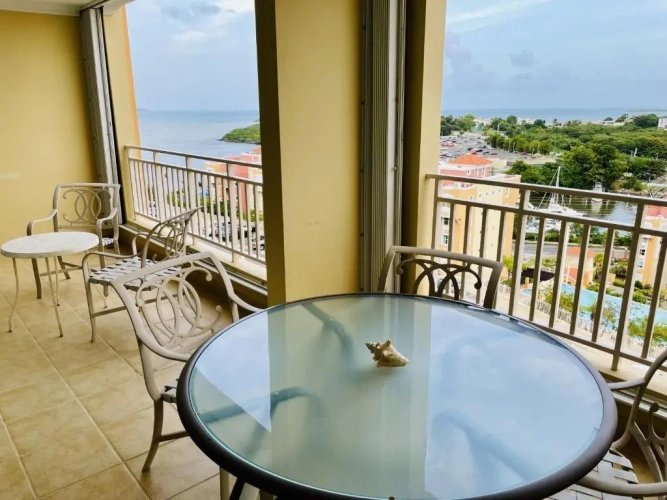 3 Bedrooms Apartment