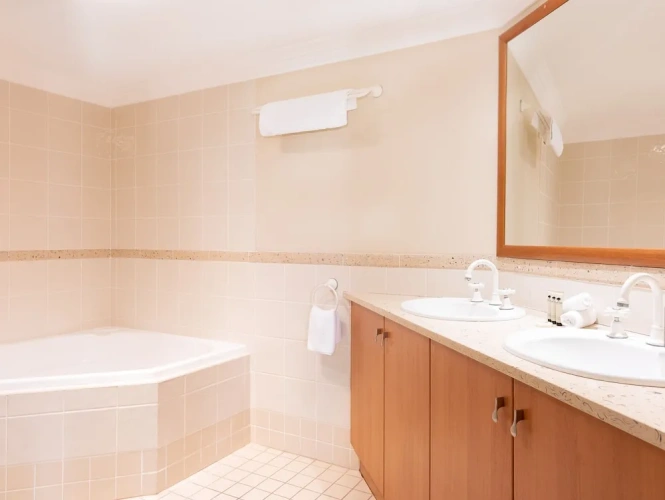 3 Bedrooms Apartment