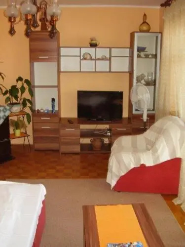 Apartment Žare