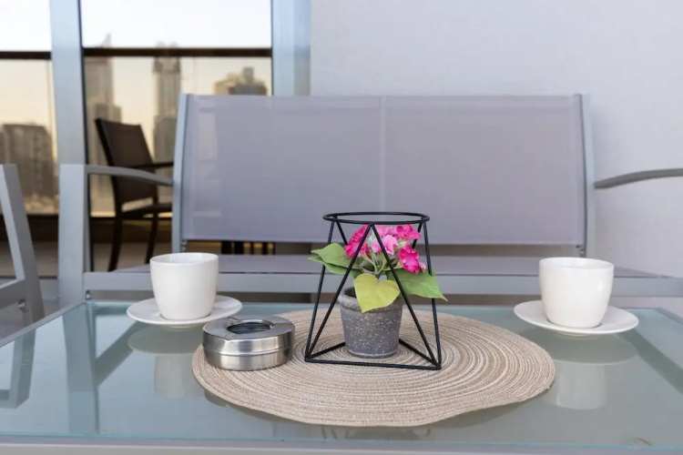 Whitesage - Elegant Apartment With Balcony in Downtown