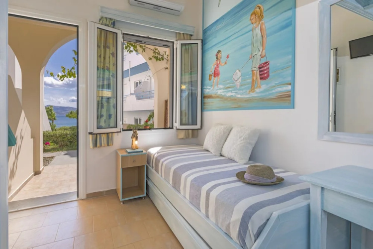 Haraki Mare Studios & Apartments