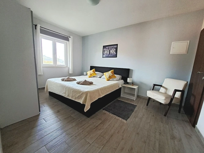 Apartment with garden view