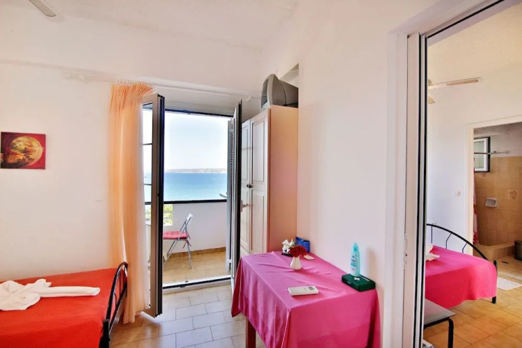 Isadora Apartments