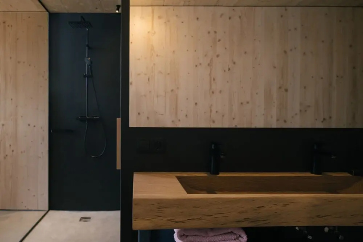 Anders Suites