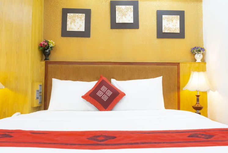 Moon Hotel