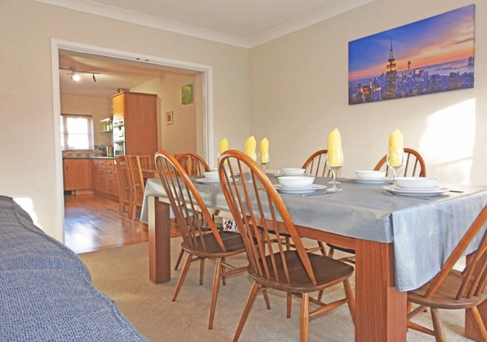 4 Bedrooms Cottage