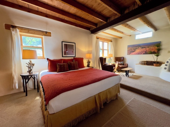 Deluxe Double Suite