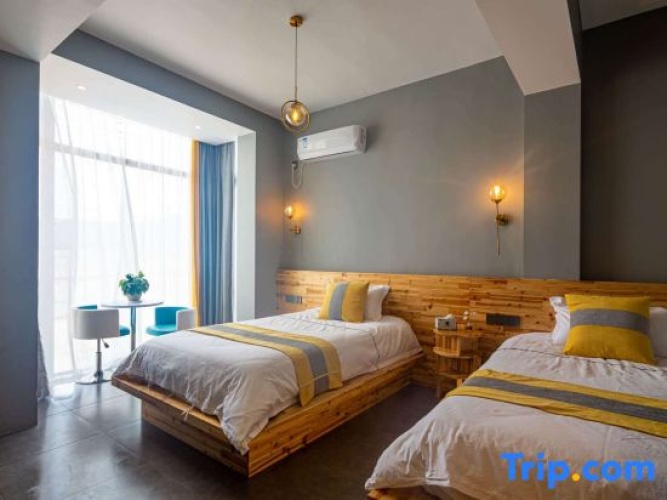 Standard Twin room with sea view