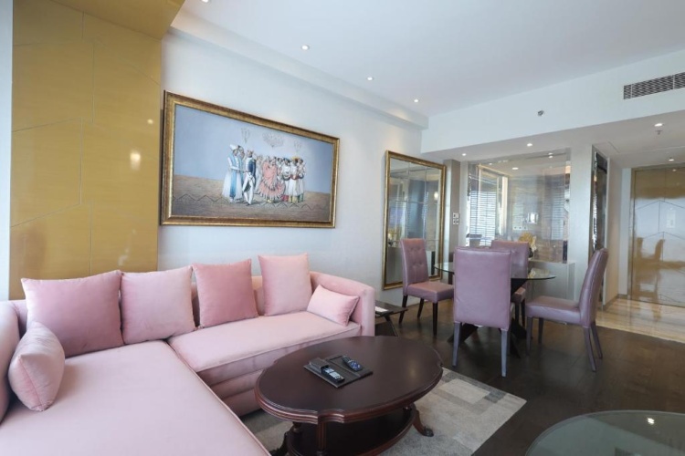 1 Bedroom Double Suite with park view