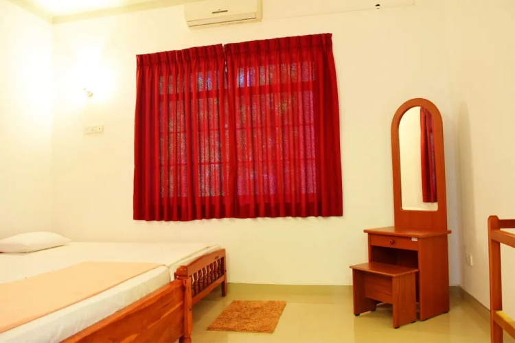 Saffron Guest Inn