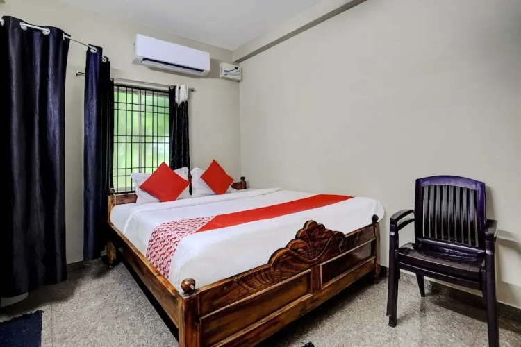 Hotel Santosh by OYO Rooms