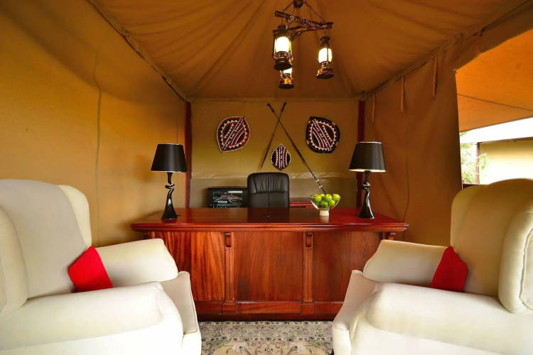 Kiboko Luxury Camp