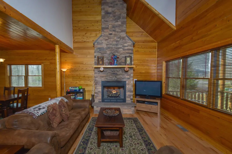 Donovan's Dacha 3 Bedroom House