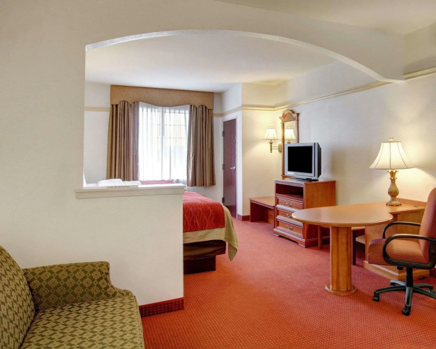 FairBridge Inn & Suites Cleburne
