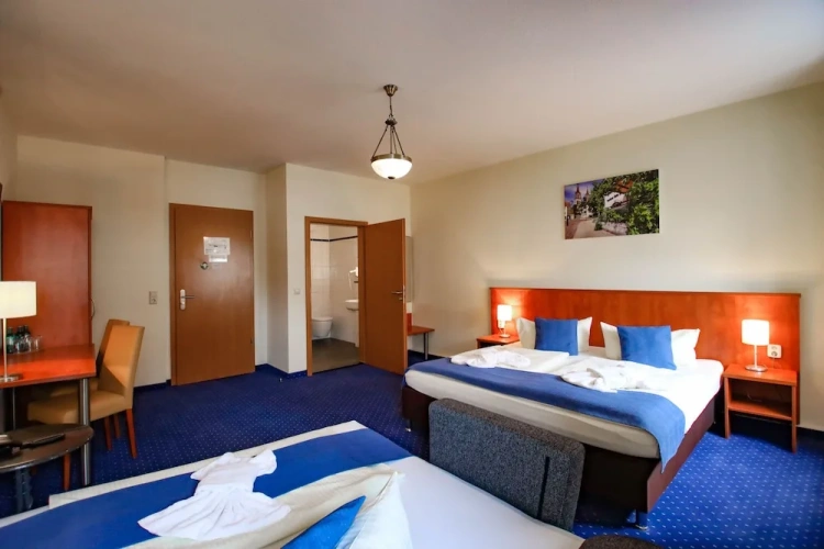 Business Triple room