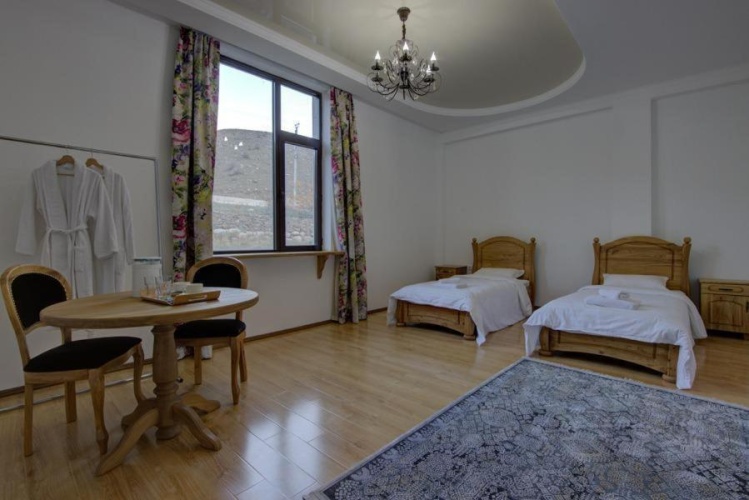 Double Suite