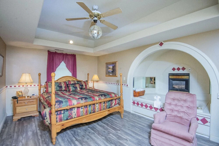 The Bear Pause by Eagles Ridge Resort