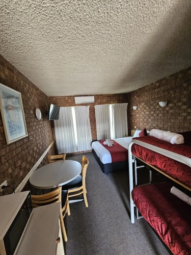 Standard Quadruple Family room