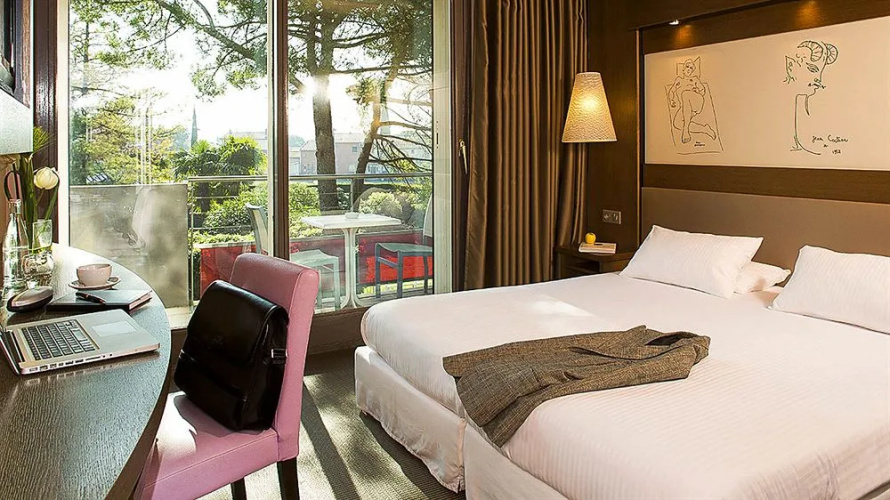Safari Hotel