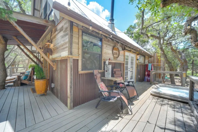 'Horse Thief Inn' Cabin Retreat W/ Deck & Hot Tub! - Wimberley, TX