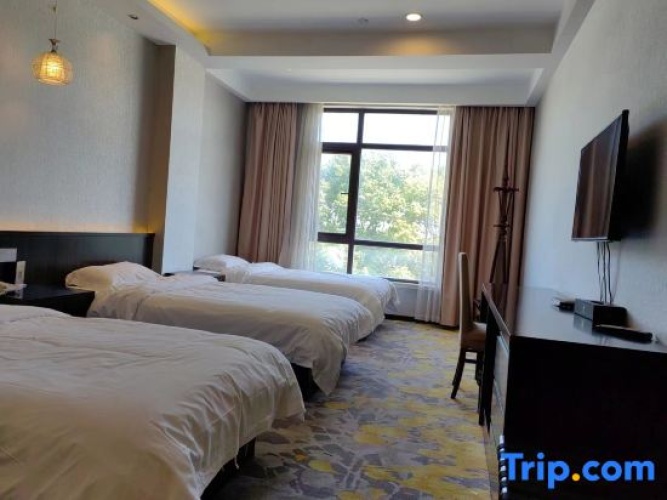 Standard Triple room with sea view