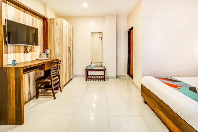 FabExpress Aishwarya Service Apartment