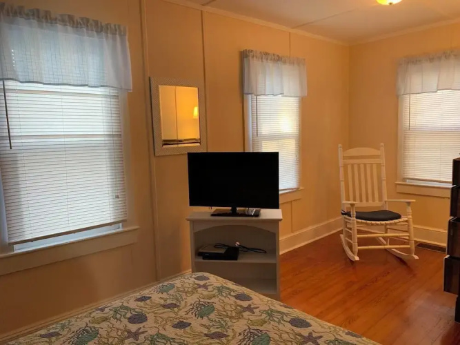 Laurel Street 212a