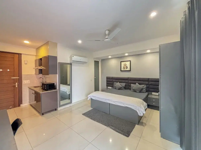 Housr 1 RK Sector 27 Gurgaon Golf Course