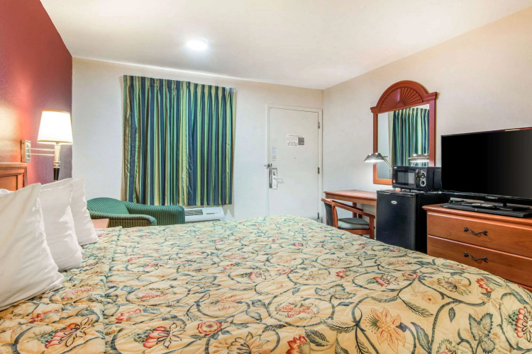Rodeway Inn La Grange East