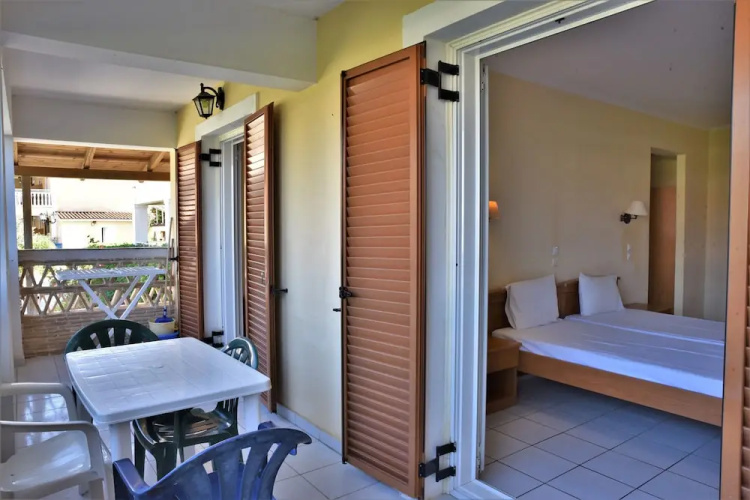 Elpida Hotel