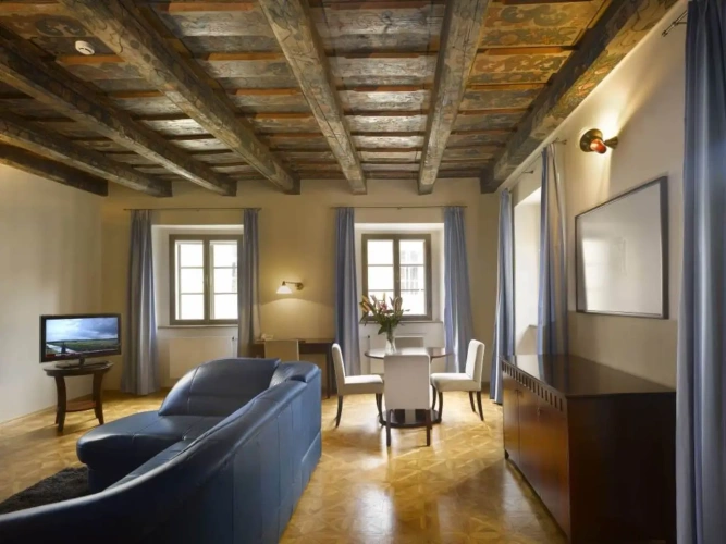 Deluxe Suite