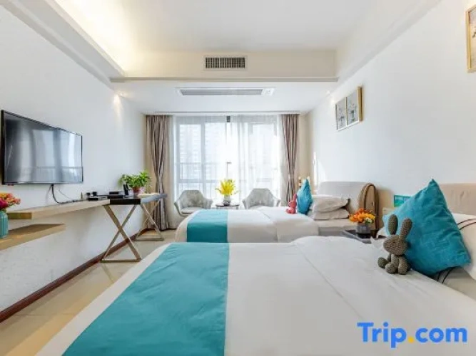 Standard Twin room with city view