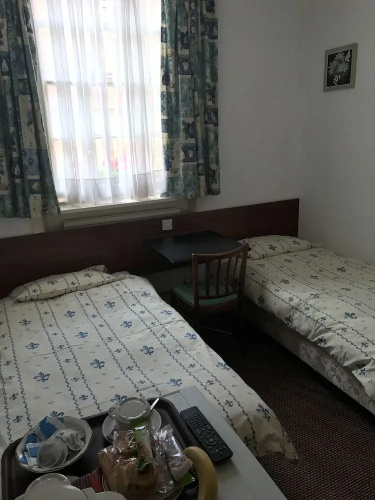 Gosfield House Hotel