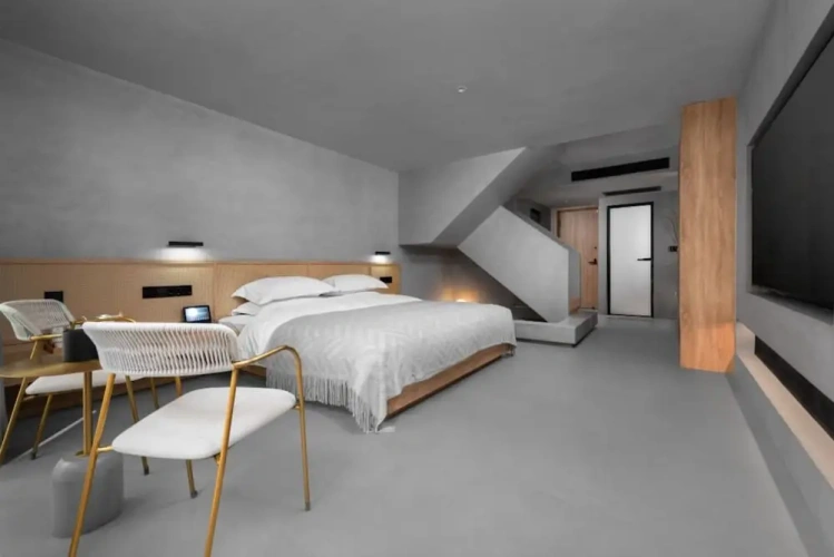 2 Bedrooms Comfort Suite with balcony and with courtyard view