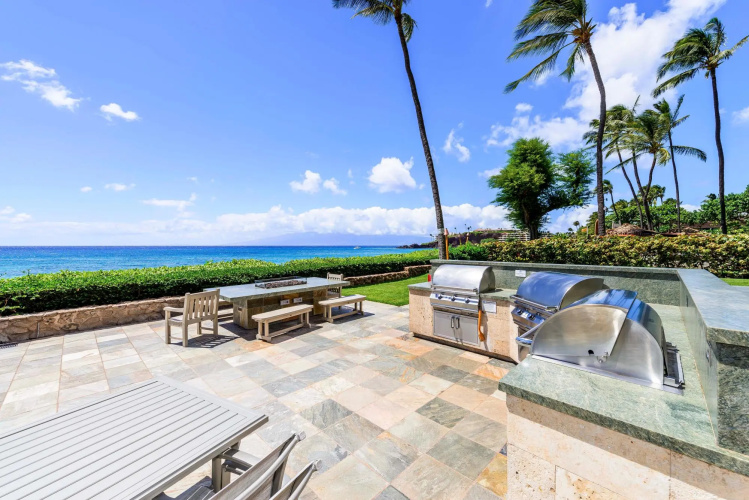 Whaler 859 in Lahaina