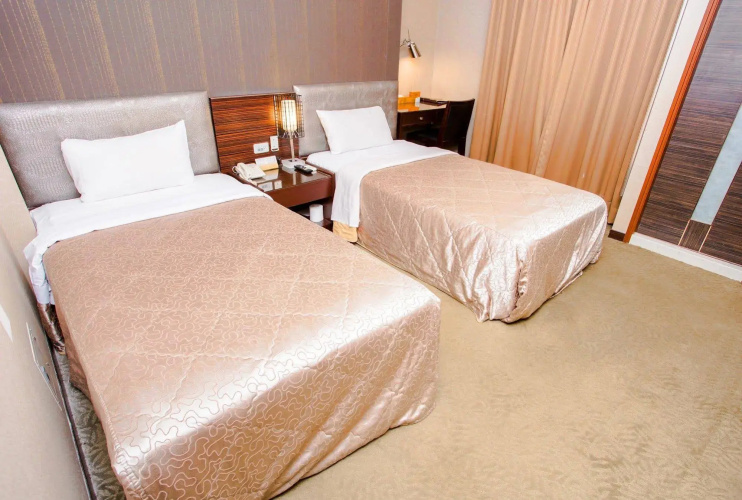 Mou Hotel Luchuan