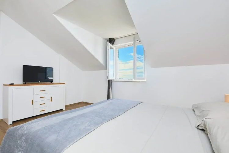 Apartment 2Home