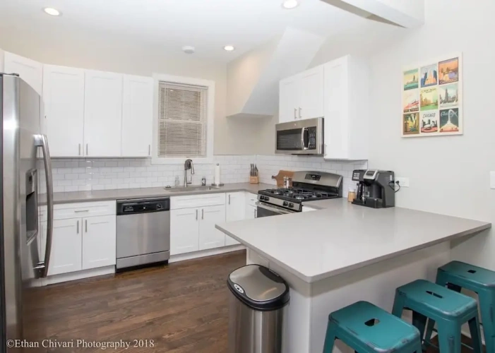 4 Bedrooms Apartment