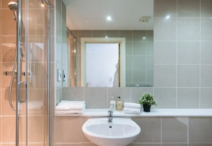 2 Bedrooms Apartment