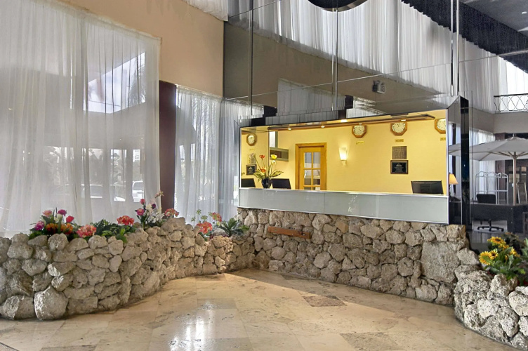 thunderbird beach hotel