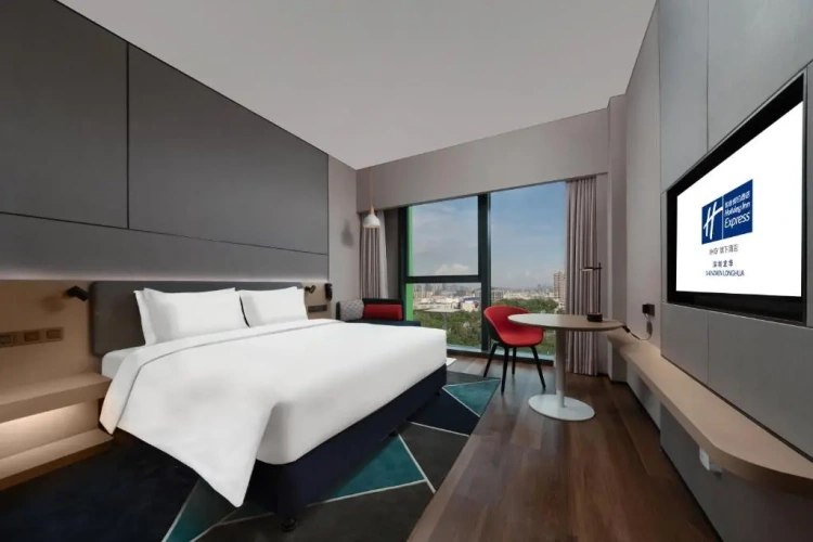Standard Double room with city view