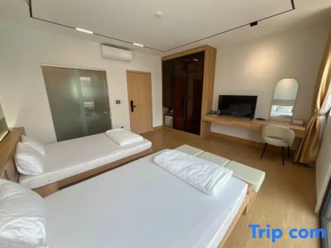 Deluxe Twin room with balcony