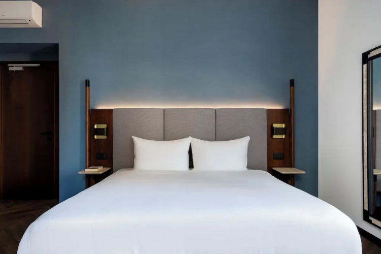 Superior Double room with city view